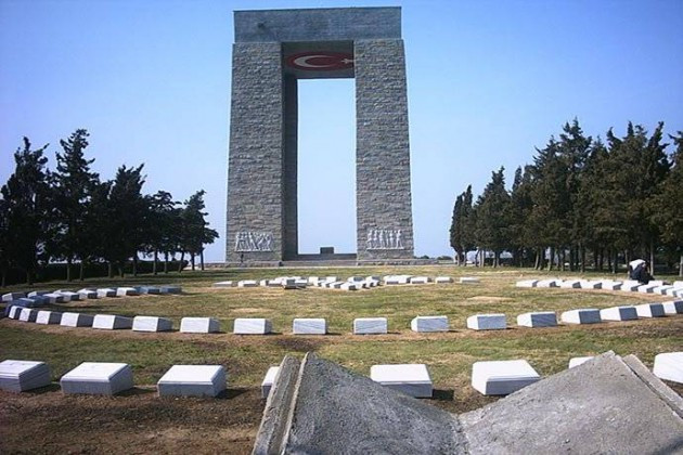 Çanakkale İçinde Aynalı Çarşı Türküsü