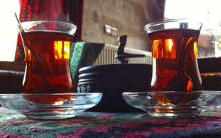 "Bir Çay İç de Kendine Gel"