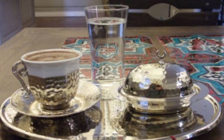 Bir fincan kahvenin kırk yıl hatırı vardır