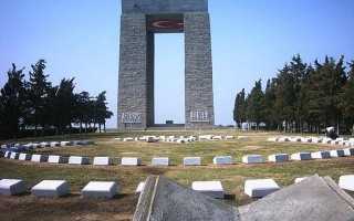 Çanakkale İçinde Aynalı Çarşı Türküsü