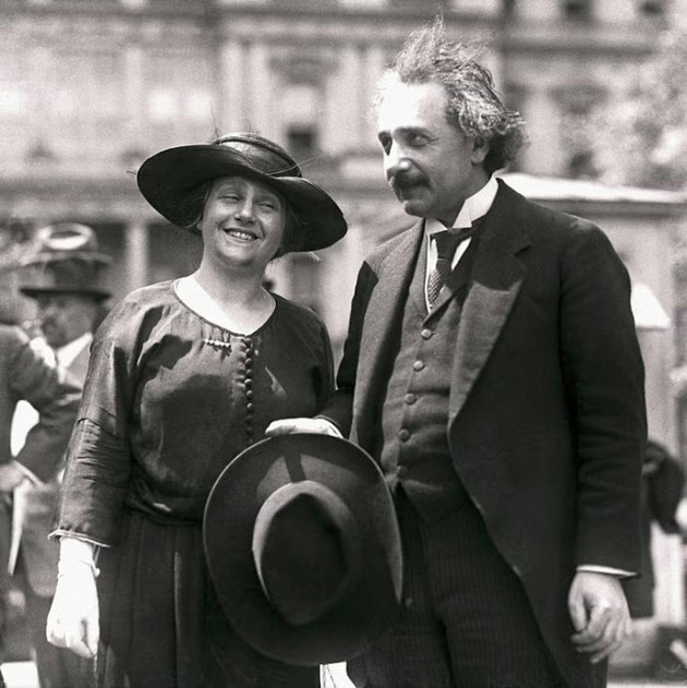albert-einstein-nobel-aile-6137.jpg