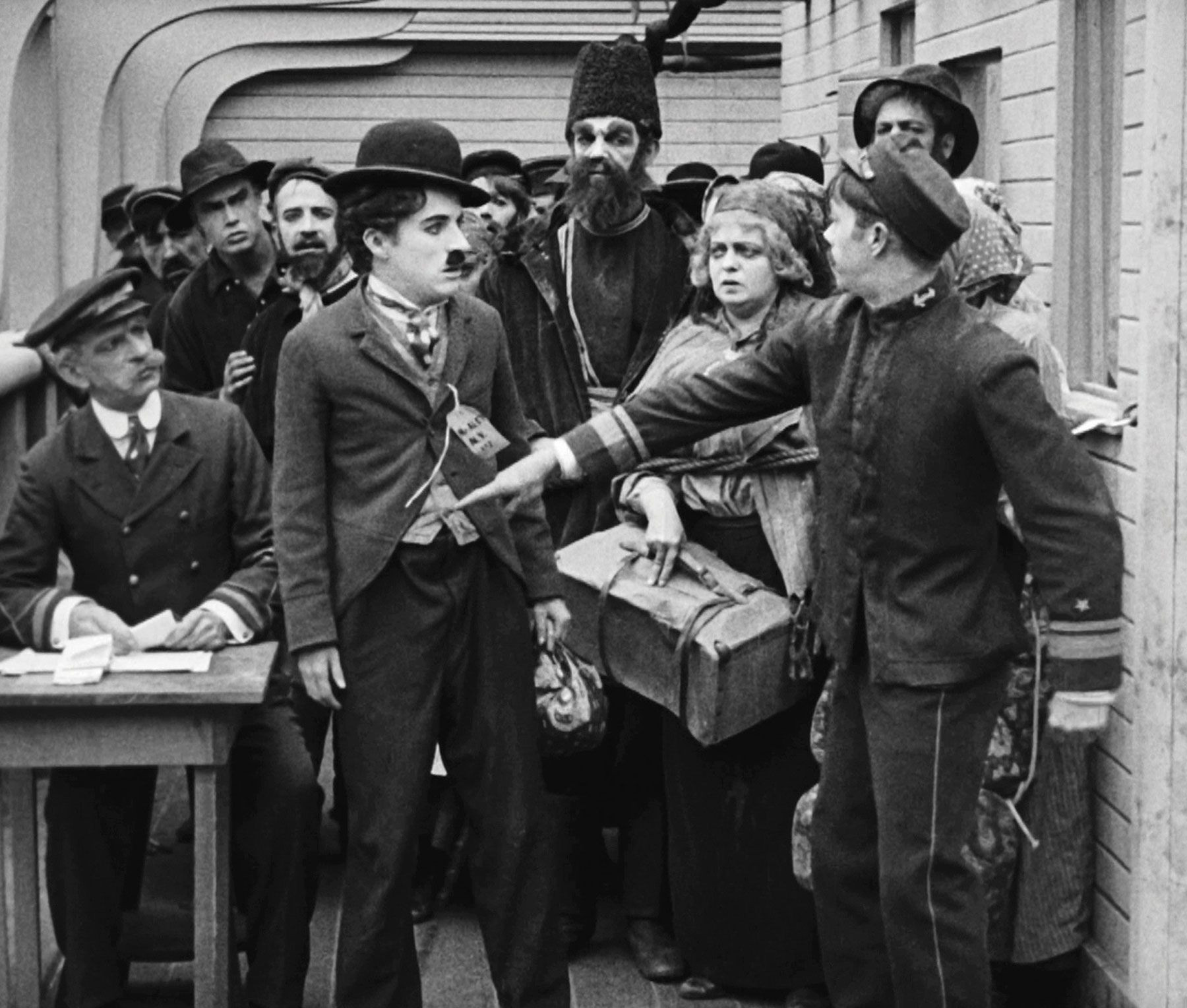 charlie-chaplin-the-immigrant-gocmen-1917-8641.jpg