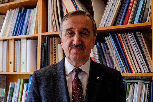 İzzet Öztürk