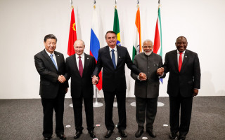 BRICS ülkelerinin ortak bir para birimi oluşturmaları neden önemli?