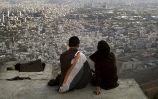 İran'ın Deizmle Laikliğe Sürüklenişi