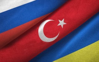 Türkiye, Rusya ve Ukrayna savaşında bir taraf tutmalı mıdır?