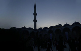 Ülkemin insanı kötüsün